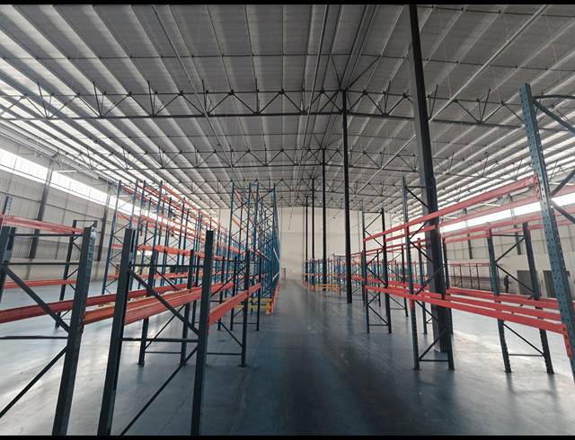 3,234M² WAREHOUSE FOR SALE IN COSMO BUSINESS PARK
